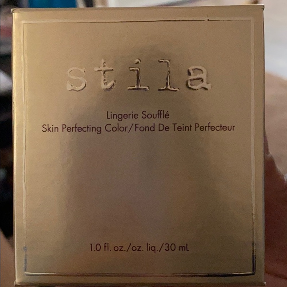 NEVER USED Stila lingerie soufflé foundation
